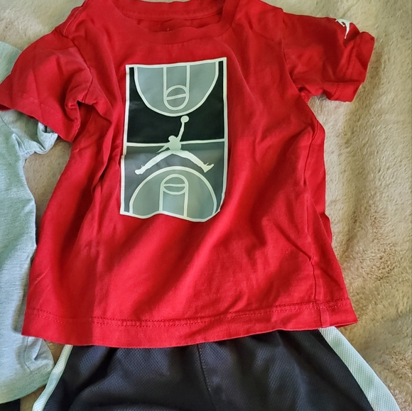 2 pairs of 4T shirts and shorts - Picture 2 of 3